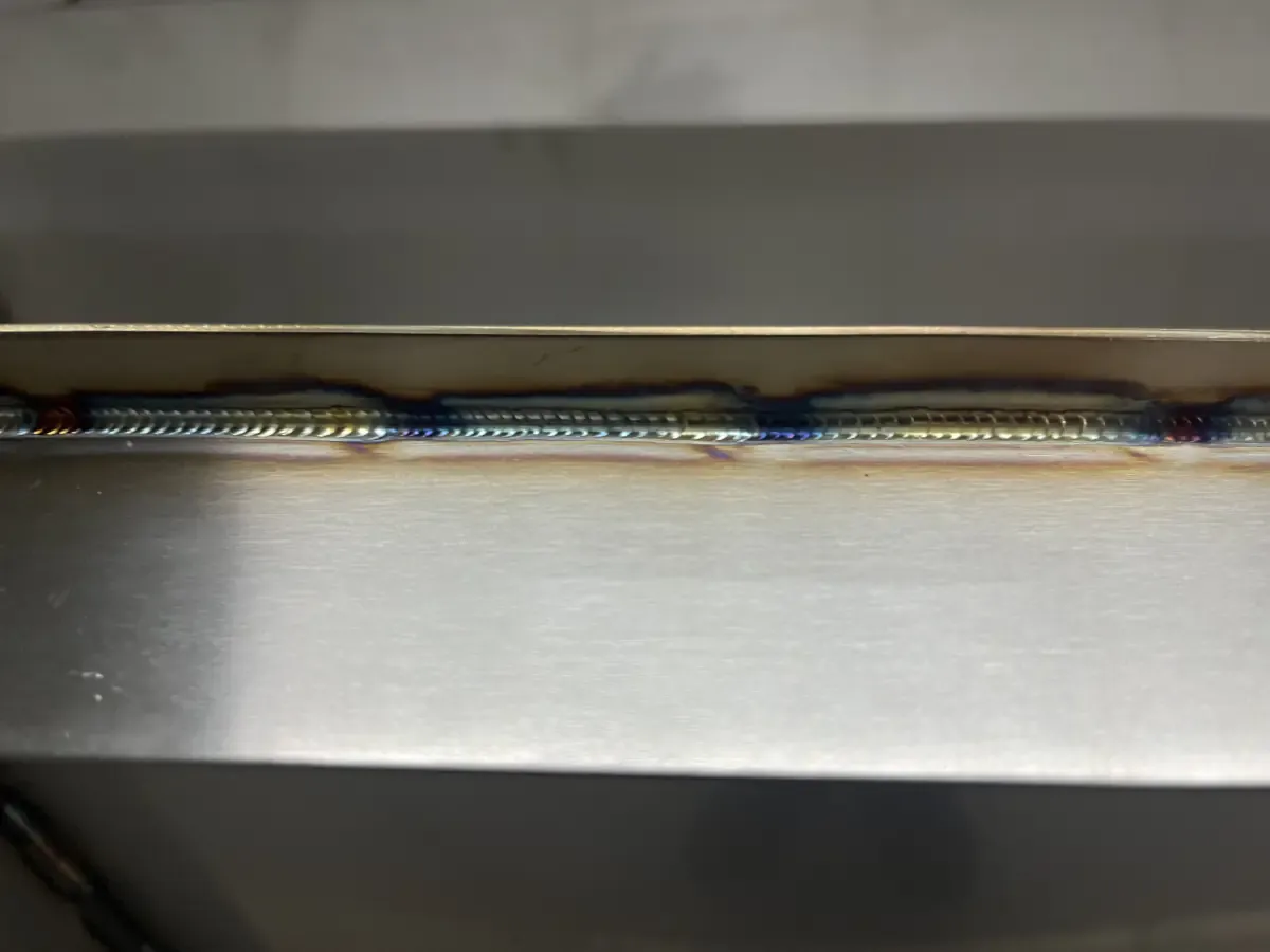 WIG-Stumpfschweissnaht Detailaufnahme Edelstahl Metallbau